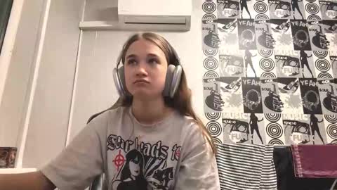 Snapshot of jewelldurham chatting on 11-26-25, 03:24 Helgi online show from 11-26-25, 03:24