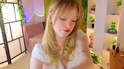 Gwen online show from 04-10-26, 08:13