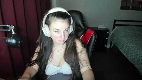 Snapshot of jewelrancid chatting on 07-15-26, 12:49 Miss Lovely online show from 07-15-26, 12:49