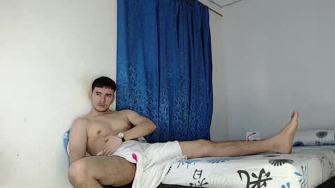 Snapshot of jeycob_happy97 chatting on 12-15-24, 11:45 Juan David online show from 12-15-24, 11:45