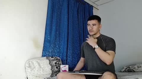 Snapshot of jeycob_happy97 chatting on 12-31-24, 11:09 Juan David online show from 12-31-24, 11:09