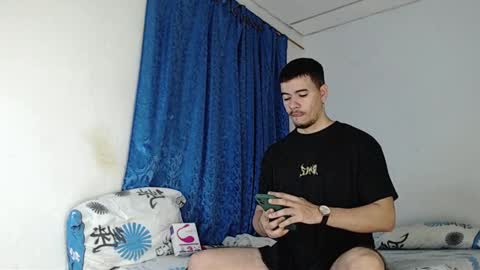 Snapshot of jeycob_happy97 chatting on 01-09-25, 11:14 Juan David online show from 01-09-25, 11:14