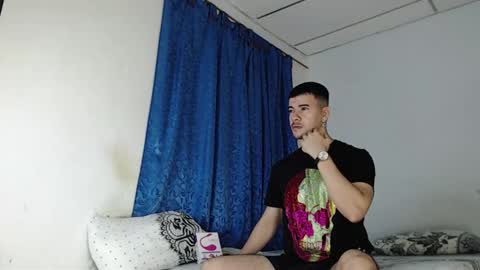 Snapshot of jeycob_happy97 chatting on 01-11-25, 10:51 Juan David online show from 01-11-25, 10:51