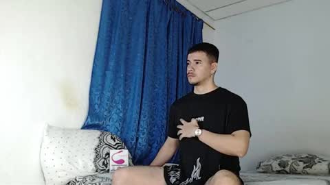 Snapshot of jeycob_happy97 chatting on 01-16-25, 11:04 Juan David online show from 01-16-25, 11:04