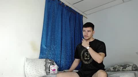 Snapshot of jeycob_happy97 chatting on 01-18-25, 11:11 Juan David online show from 01-18-25, 11:11