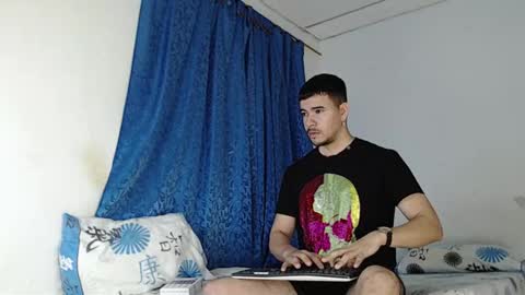 Snapshot of jeycob_happy97 chatting on 02-01-25, 11:10 Juan David online show from 02-01-25, 11:10