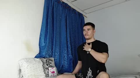 Snapshot of jeycob_happy97 chatting on 02-07-25, 11:01 Juan David online show from 02-07-25, 11:01