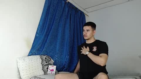Snapshot of jeycob_happy97 chatting on 02-08-25, 11:12 Juan David online show from 02-08-25, 11:12