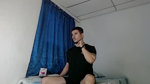 Snapshot of jeycob_happy97 chatting on 02-23-25, 12:05 Juan David online show from 02-23-25, 12:05