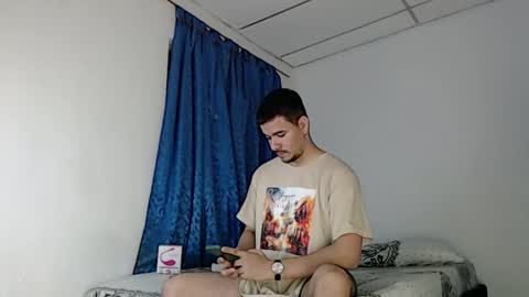 Snapshot of jeycob_happy97 chatting on 02-26-25, 11:04 Juan David online show from 02-26-25, 11:04
