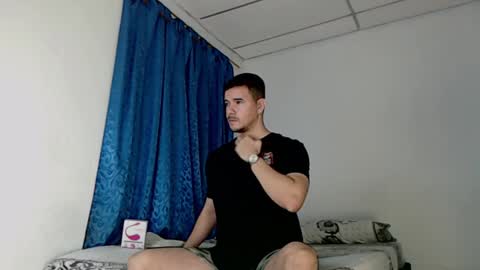Snapshot of jeycob_happy97 chatting on 03-07-25, 10:24 Juan David online show from 03-07-25, 10:24