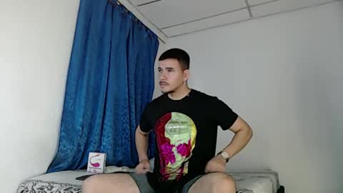 Snapshot of jeycob_happy97 chatting on 03-08-25, 10:24 Juan David online show from 03-08-25, 10:24