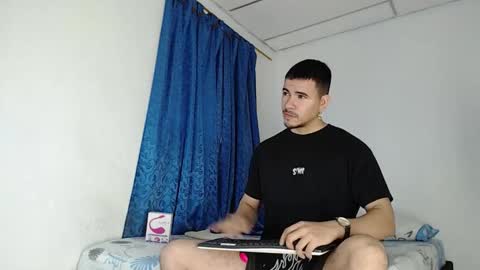 Snapshot of jeycob_happy97 chatting on 09-12-25, 11:10 Juan David online show from 09-12-25, 11:10