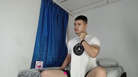 Snapshot of jeycob_happy97 chatting on 09-16-25, 11:11 Juan David online show from 09-16-25, 11:11
