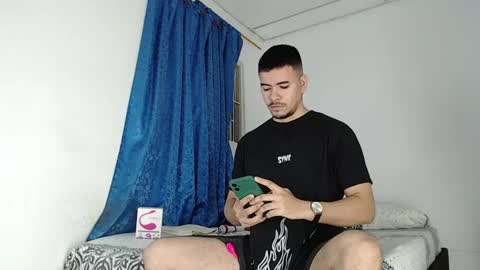 Snapshot of jeycob_happy97 chatting on 09-26-25, 10:41 Juan David online show from 09-26-25, 10:41