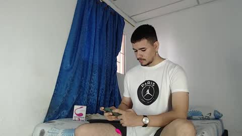 Snapshot of jeycob_happy97 chatting on 10-03-25, 12:13 Juan David online show from 10-03-25, 12:13
