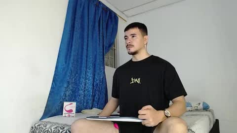 Snapshot of jeycob_happy97 chatting on 10-16-25, 11:39 Juan David online show from 10-16-25, 11:39