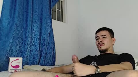 Snapshot of jeycob_happy97 chatting on 10-17-25, 11:51 Juan David online show from 10-17-25, 11:51