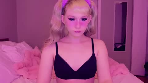 Snapshot of jeylababe chatting on 09-20-25, 02:23 online show from 09-20-25, 02:23