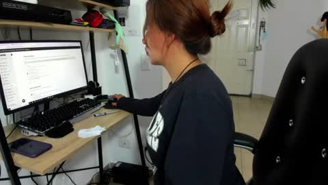 Snapshot of jezabel_purple chatting on 06-09-26, 02:39 Camila online show from 06-09-26, 02:39