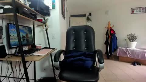 Snapshot of jezabel_purple chatting on 06-22-26, 04:48 Camila online show from 06-22-26, 04:48