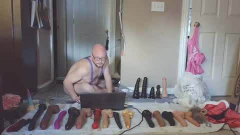 Snapshot of jghosty69 chatting on 01-13-25, 07:42 Nasty Cumslut online show from 01-13-25, 07:42