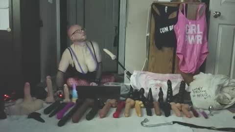 Snapshot of jghosty69 chatting on 10-12-25, 02:32 Nasty Cumslut online show from 10-12-25, 02:32