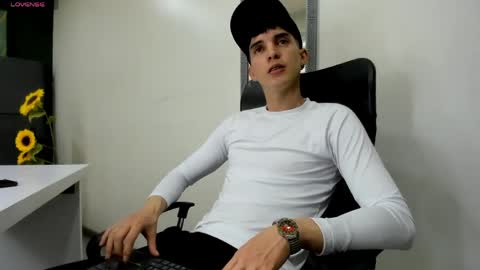 Jheampiero online show from 04-14-26, 07:20