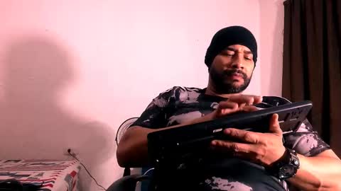 En moreno online show from 11-20-25, 07:19