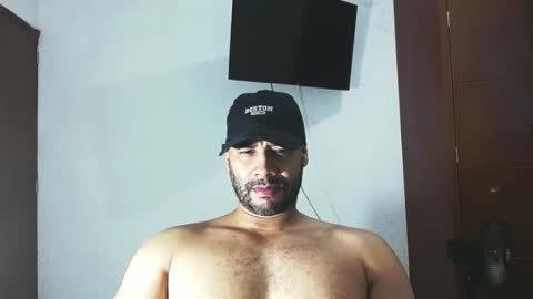 En moreno online show from 12-16-25, 05:34