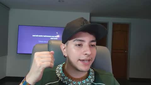 Jhoan Saenz online show from 11-08-25, 01:39