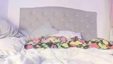 jhoanatrans22 online show from 12-19-24, 09:06