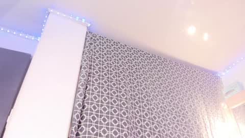 jhoanatrans22 online show from 01-05-25, 07:17