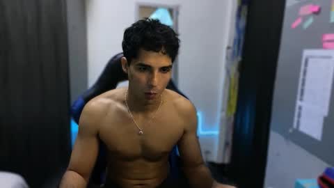 Snapshot of jhon_2000s chatting on 10-04-25, 04:43 jhon online show from 10-04-25, 04:43