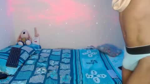 jhon_hot09 online show from 11-06-25, 05:14