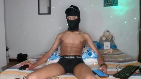 jhon_hot09 online show from 12-05-25, 10:02