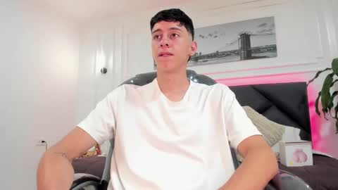 Jhon online show from 11-21-25, 01:43