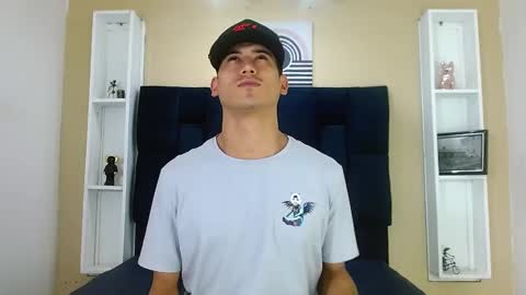 Snapshot of jhonn_rhyss chatting on 12-28-24, 02:22 Jhon online show from 12-28-24, 02:22