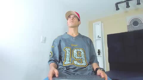 Snapshot of jhonn_rhyss chatting on 01-04-25, 02:35 Jhon online show from 01-04-25, 02:35