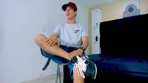 Snapshot of jhonn_rhyss chatting on 01-09-25, 02:33 Jhon online show from 01-09-25, 02:33