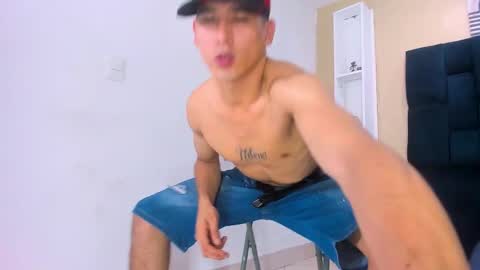 Snapshot of jhonn_rhyss chatting on 01-18-25, 02:25 Jhon online show from 01-18-25, 02:25