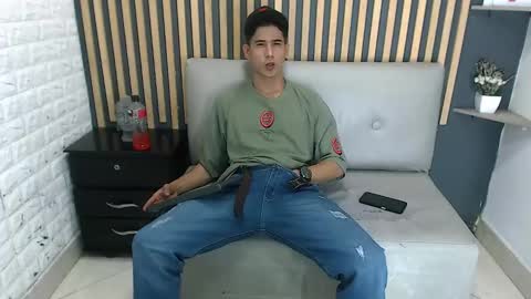 Snapshot of jhonn_rhyss chatting on 01-23-25, 02:33 Jhon online show from 01-23-25, 02:33