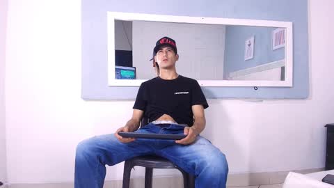 Snapshot of jhonn_rhyss chatting on 02-08-25, 02:15 Jhon online show from 02-08-25, 02:15