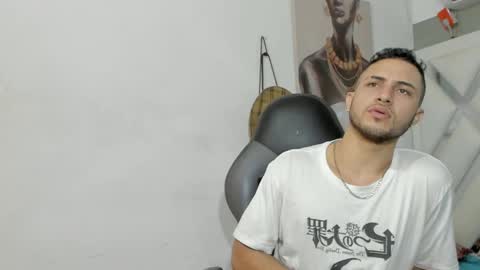 Snapshot of jhonny_flames7 chatting on 01-22-25, 04:02 jhonny online show from 01-22-25, 04:02