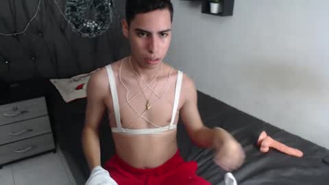 Snapshot of jhonny_latinboy chatting on 01-12-25, 04:21 Jhonny online show from 01-12-25, 04:21