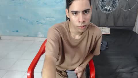 Snapshot of jhonny_latinboy chatting on 01-20-25, 04:10 Jhonny online show from 01-20-25, 04:10