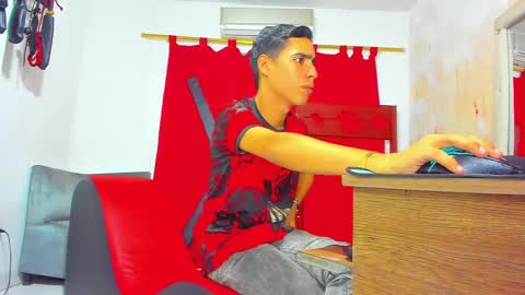 Snapshot of jhonny_latinboy chatting on 01-29-25, 02:51 Jhonny online show from 01-29-25, 02:51