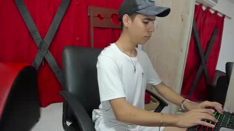 Snapshot of jhonny_latinboy chatting on 01-30-25, 03:33 Jhonny online show from 01-30-25, 03:33