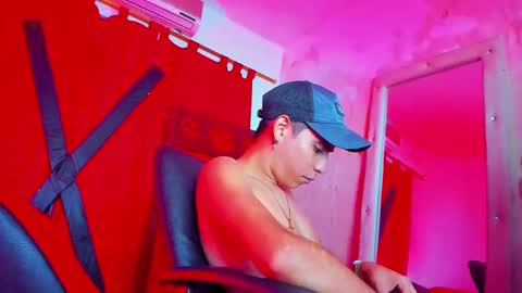 Snapshot of jhonny_latinboy chatting on 01-31-25, 06:35 Jhonny online show from 01-31-25, 06:35