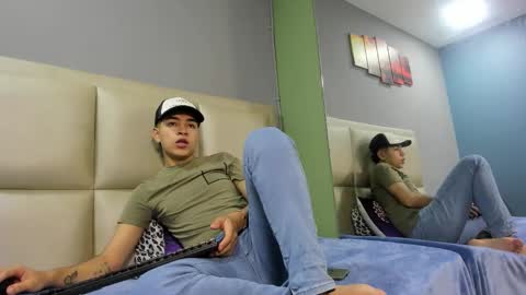 Jhonny online show from 10-20-25, 01:22
